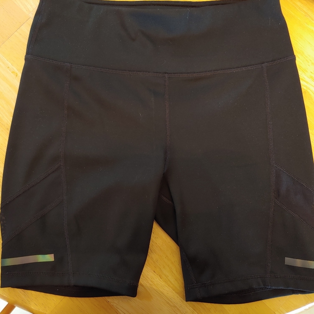 Black bike shorts avia size medium
